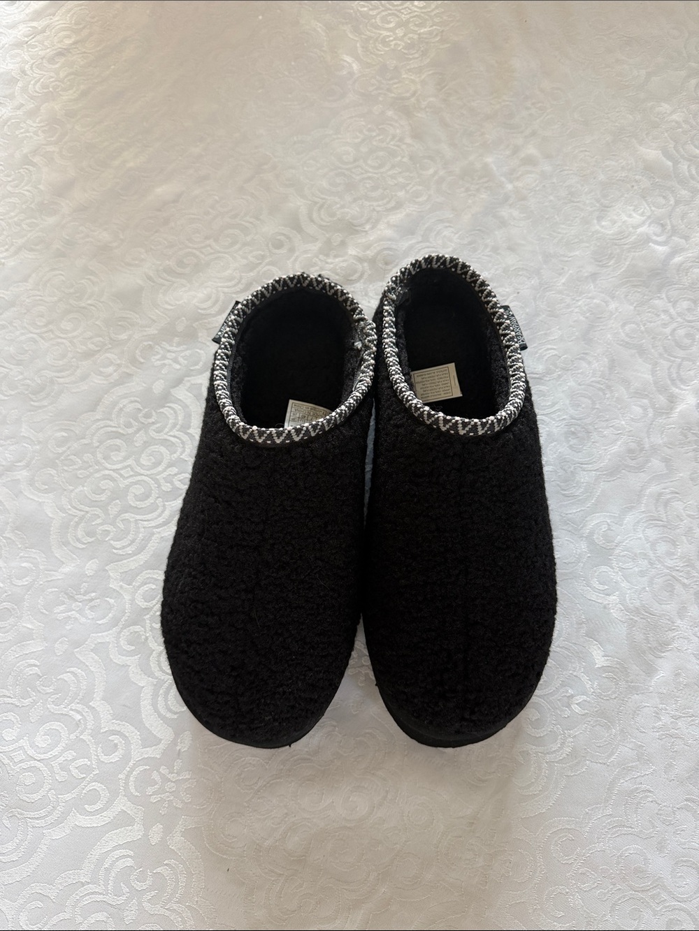 Bearpaw Cozy Black Sherpa Slip-On
